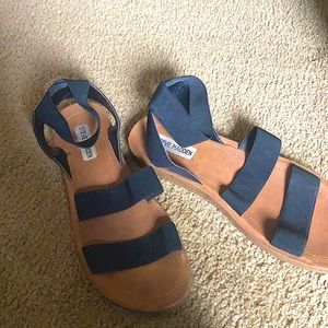 Steve Madden black sandals